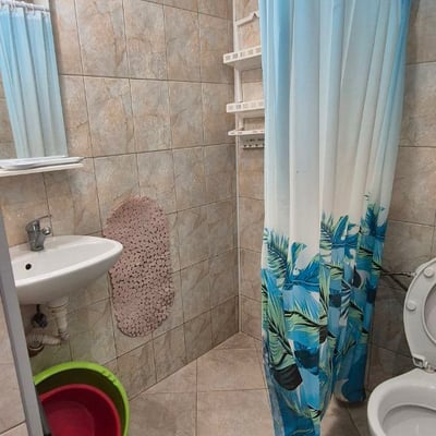 Alquiler de un apartamento acogedor y compacto de dos habitaciones en el barrio de Levski, Varna, Bulgaria